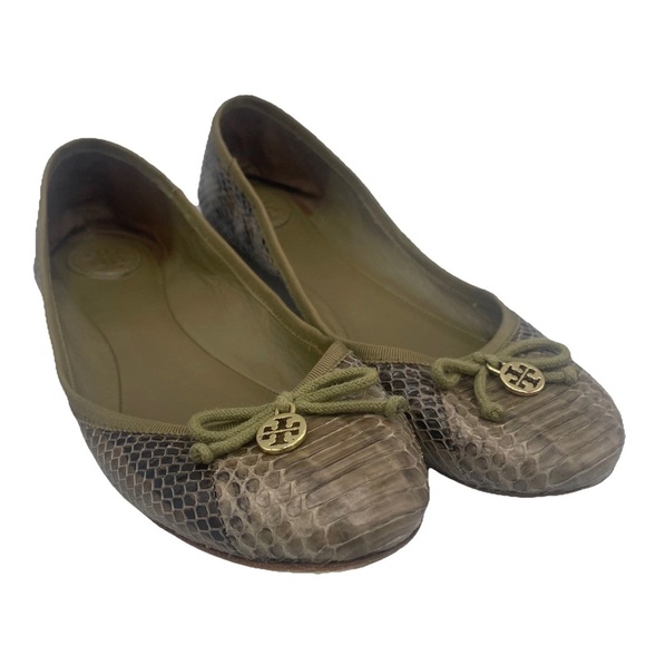 Tory Burch Snakeskin Olive Bow Flats Size 7.5 - Picture 1 of 3